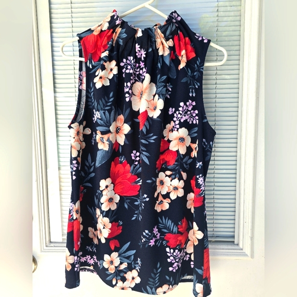 Ann Taylor Tops - Ann Taylor Floral Sleeveless Top Large
